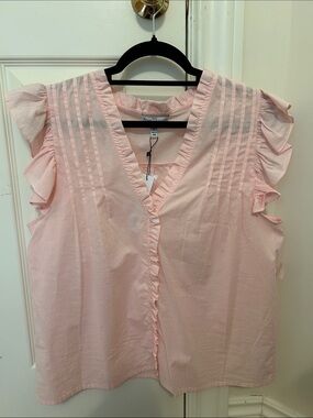 Ruffle Pintuck V-Neck Sleeveless Blouse in Light Pink